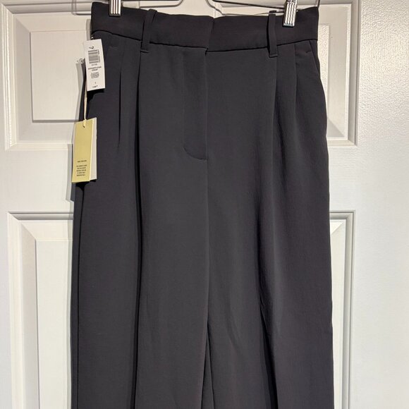 NWT - Wilfred / Aritzia : The Effortless Pant™ Cropped (Size 2 - Charcoal) - Picture 1 of 5